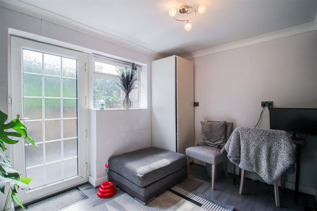 14, Intake Lane, Ossett photo 4