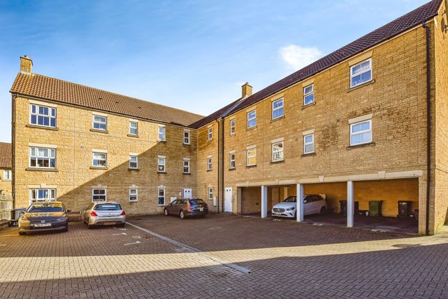 43, Nuthatch Road, Calne photo 3