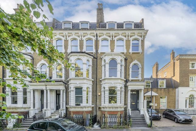 Thumbnail Flat to rent in Clapham Common South Side, London