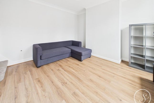 12, Anderson Avenue, Leeds photo 2