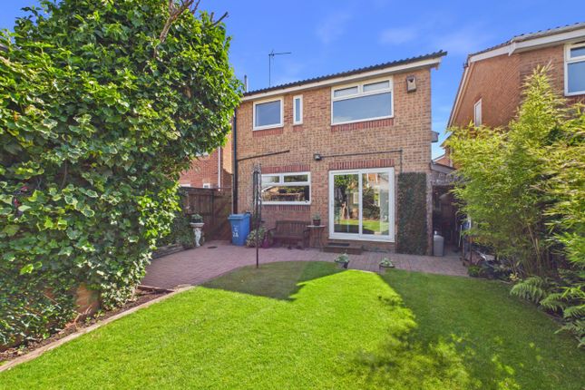 24, Celandine Close, Hull photo 4
