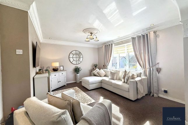 12 Sycamore Drive, Tonypandy photo 3