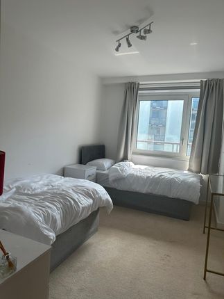 102, Empire Way, Wembley photo 4