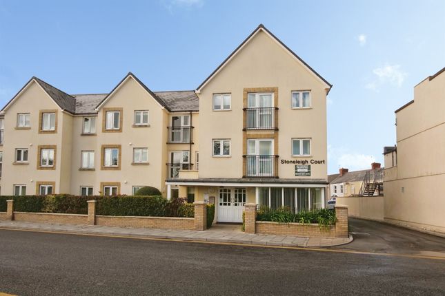 1-bed flat on Stoneleigh Court, Porthcawl, £160,000