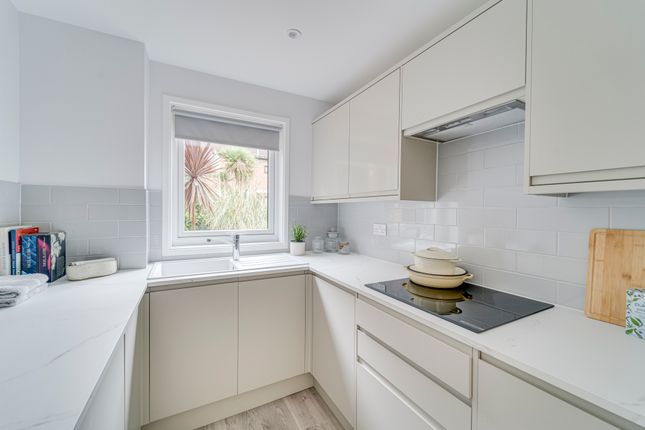 Terraced house for sale in Colwick Close, London