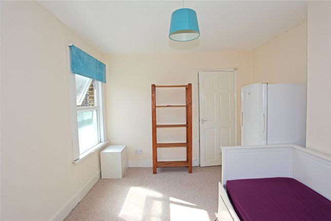 Studio to rent in Hoe Street, London