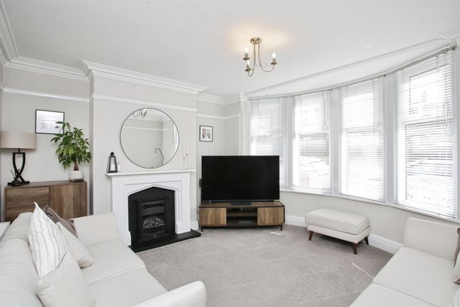 52, Lancaster Road, RUGBY photo 3