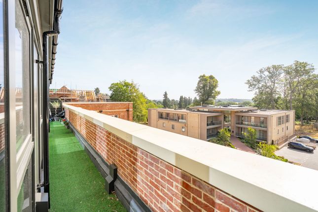 Apt 38, Mackenzie Court, Ascot photo 4