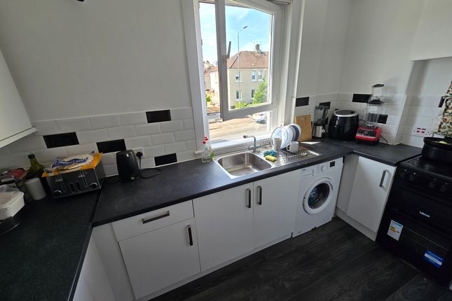 125 Lochfield Road, Paisley photo 3