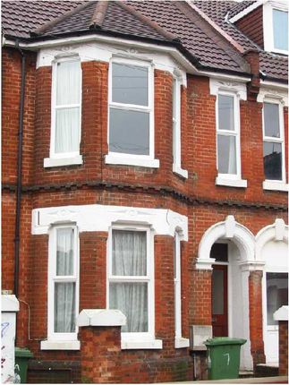5 bed semi-detached house to rent in Wilton Avenue, Polygon, Southampton