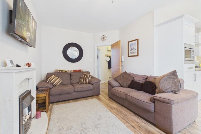 Flat 4, Cove View Apartments, Sommers Crescent, Ilfracombe photo 3