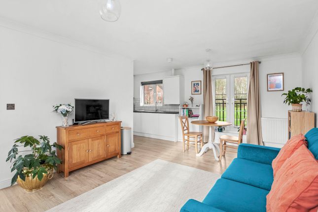 34, Old Saw Mill Place, Amersham photo 3