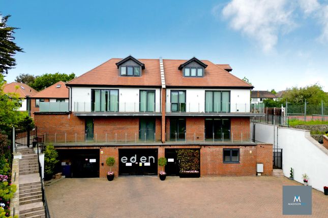 Thumbnail Flat to rent in Eden Lodges, Chigwell, Essex