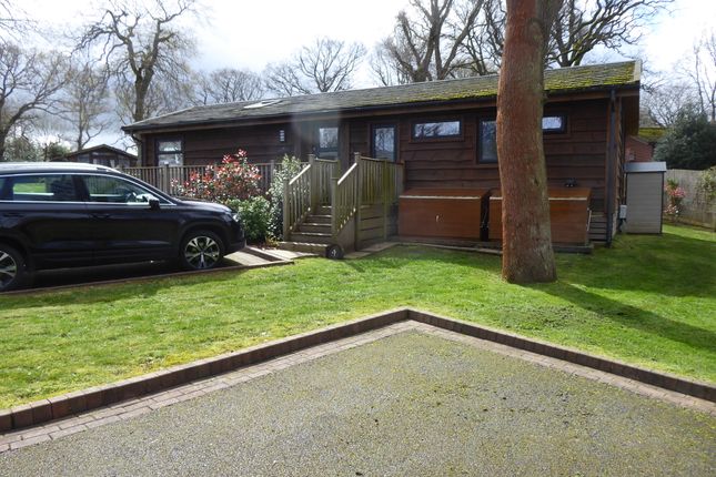 Mobile/park home for sale in Edgeley Parl, Farley Green, Guildford, Surrey