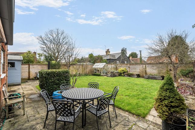 4 Cranham Avenue, Billingshurst photo 4