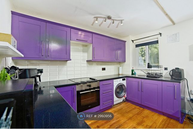 Mullards Close, Mitcham photo 2