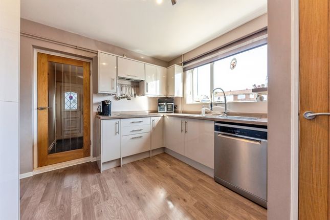34, Dryden Close, Grantham photo 4