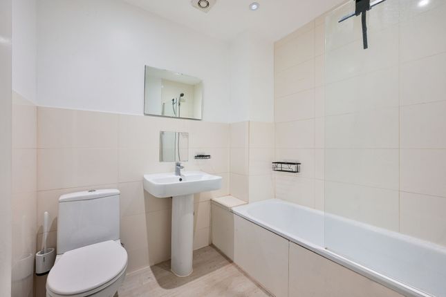 Flat 5, Brownhaven House, Surbiton photo 4