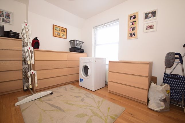Flat to rent in Chain Lane, Newport