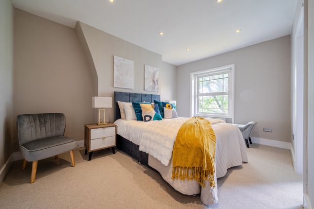 238B, Dacre Park, London photo 4