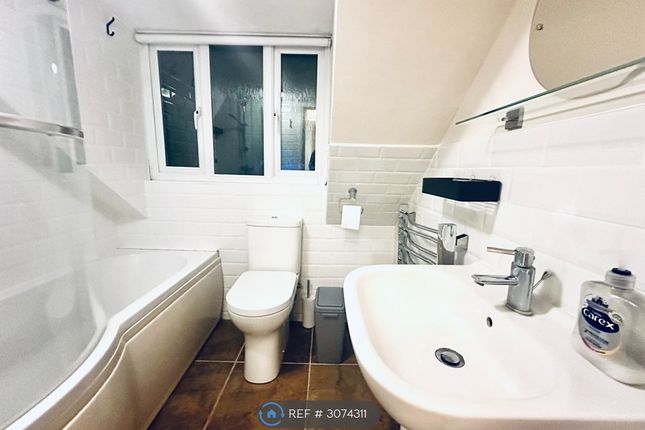Ashbourne Road Mitcham, London photo 3