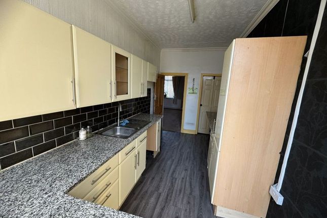 93, Blacker Road North, Huddersfield photo 4