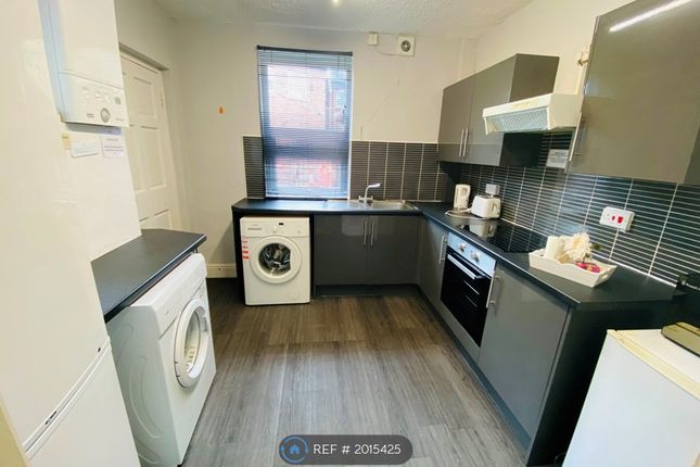 Room to rent in Clough Road, Sheffield