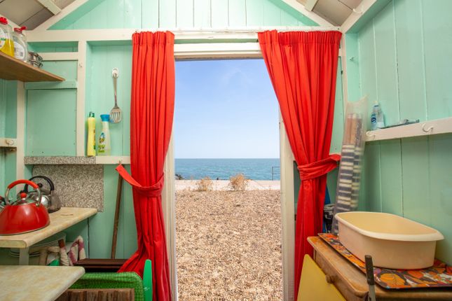 Beach hut 26 manor terrace, Beach hut 26 Manor End, Felixstowe photo 4