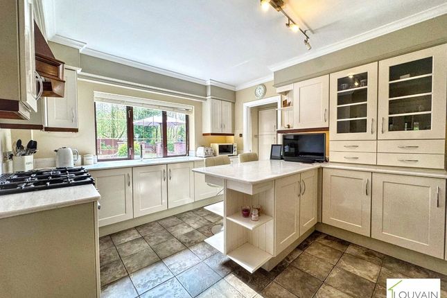 5 Rose Farm Bungalows, Tredegar photo 3