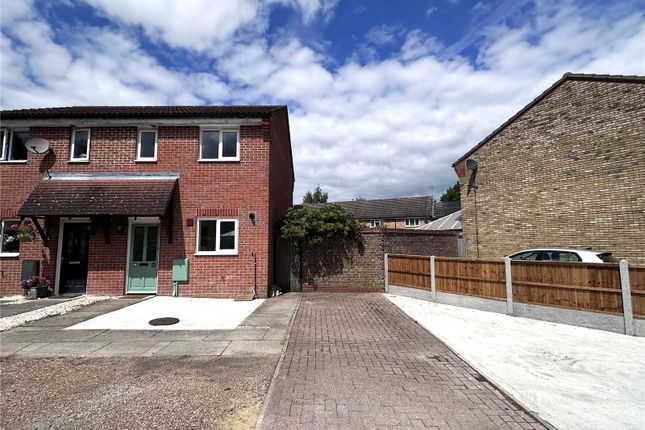 End terrace house to rent in Stanstrete Field, Great Notley