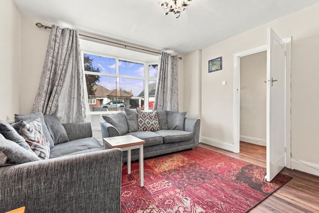 36, St. Georges Drive, Westcliff-on-sea photo 3