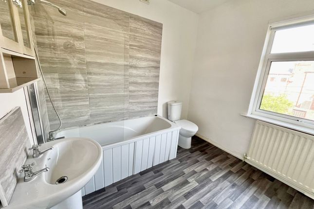 24 Huxley Crescent, Gateshead photo 3