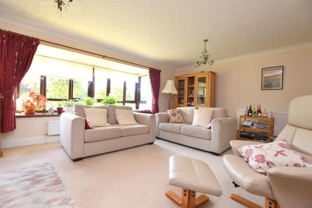 44, Spanton Crescent, Hythe photo 3