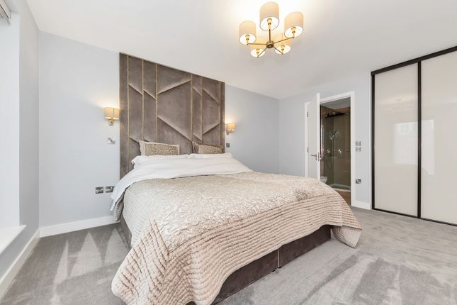 Flat for sale in Great Northern Road, Cambridge