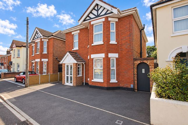 8 Elmes Road, Bournemouth photo 3
