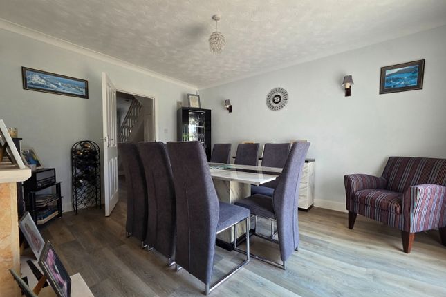 16, Grove Gardens, Margate photo 3