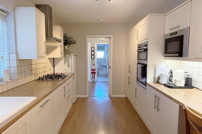 Fingle, Falkland Drive, Newbury photo 3