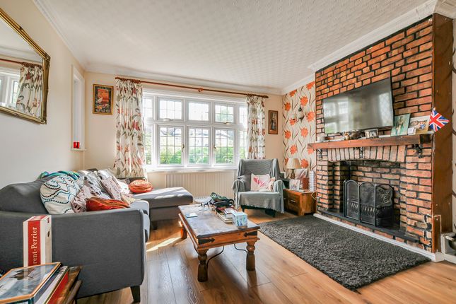 32, Stapenhill Road, Wembley photo 2