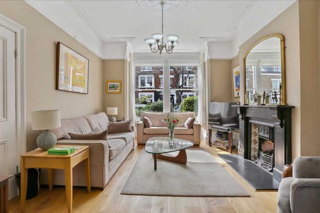 Thumbnail Terraced house for sale in Beversbrook Road, London