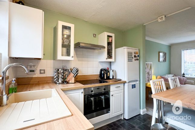 55 Nideggen Close, Thatcham, Berkshire photo 2
