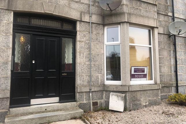 Flat to rent in Holburn Street, Aberdeen