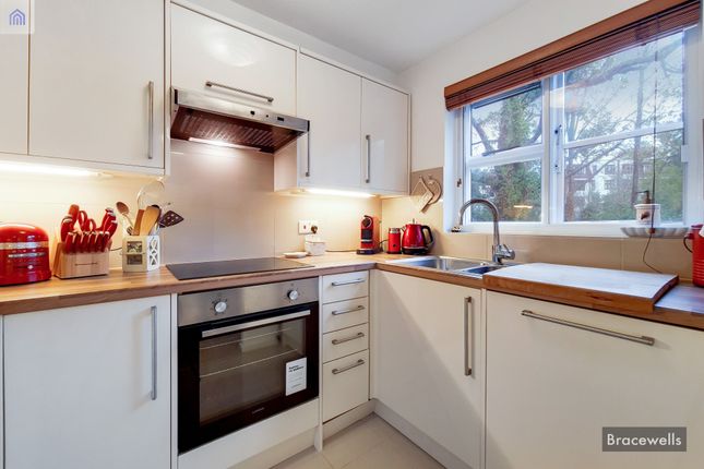 Thumbnail Flat to rent in Pages Hill, London
