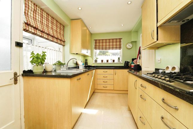 140, Manor Lane, Wotton-under-Edge photo 4