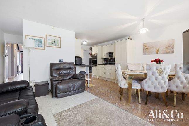 162 Long Lane, Grays photo 4
