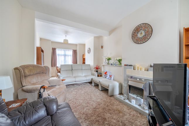 83, Brunswick Avenue, London photo 2