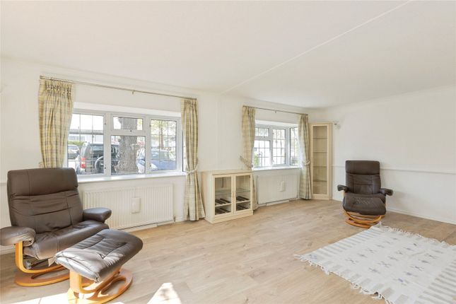 56B, Stonehill Woods Park, Sidcup photo 2