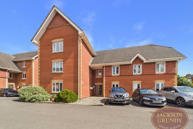 2-bed flat on Flat 24 Chestnut Court 37-41, Chestnut Road, Northampton, £160,000