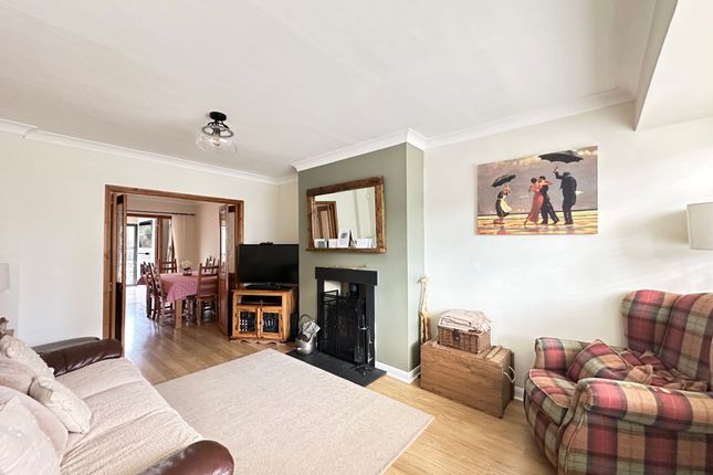 32 Burstead Drive, Billericay photo 4