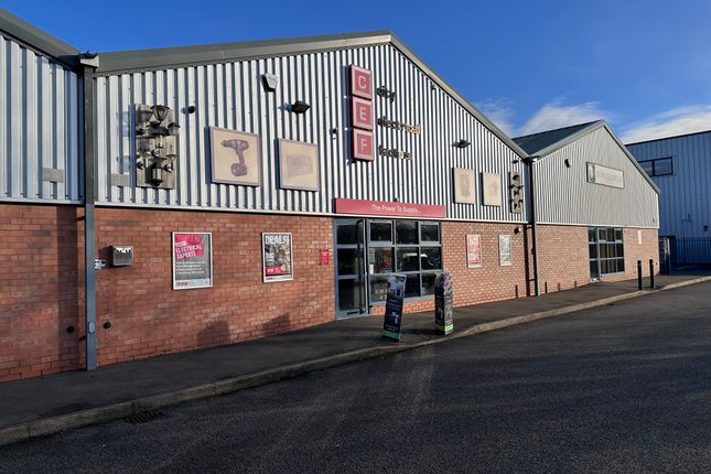 Warehouse to let in Station Road, Coleshill