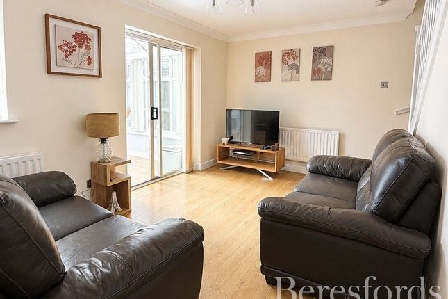 30, Silvester Way, Chelmsford photo 2